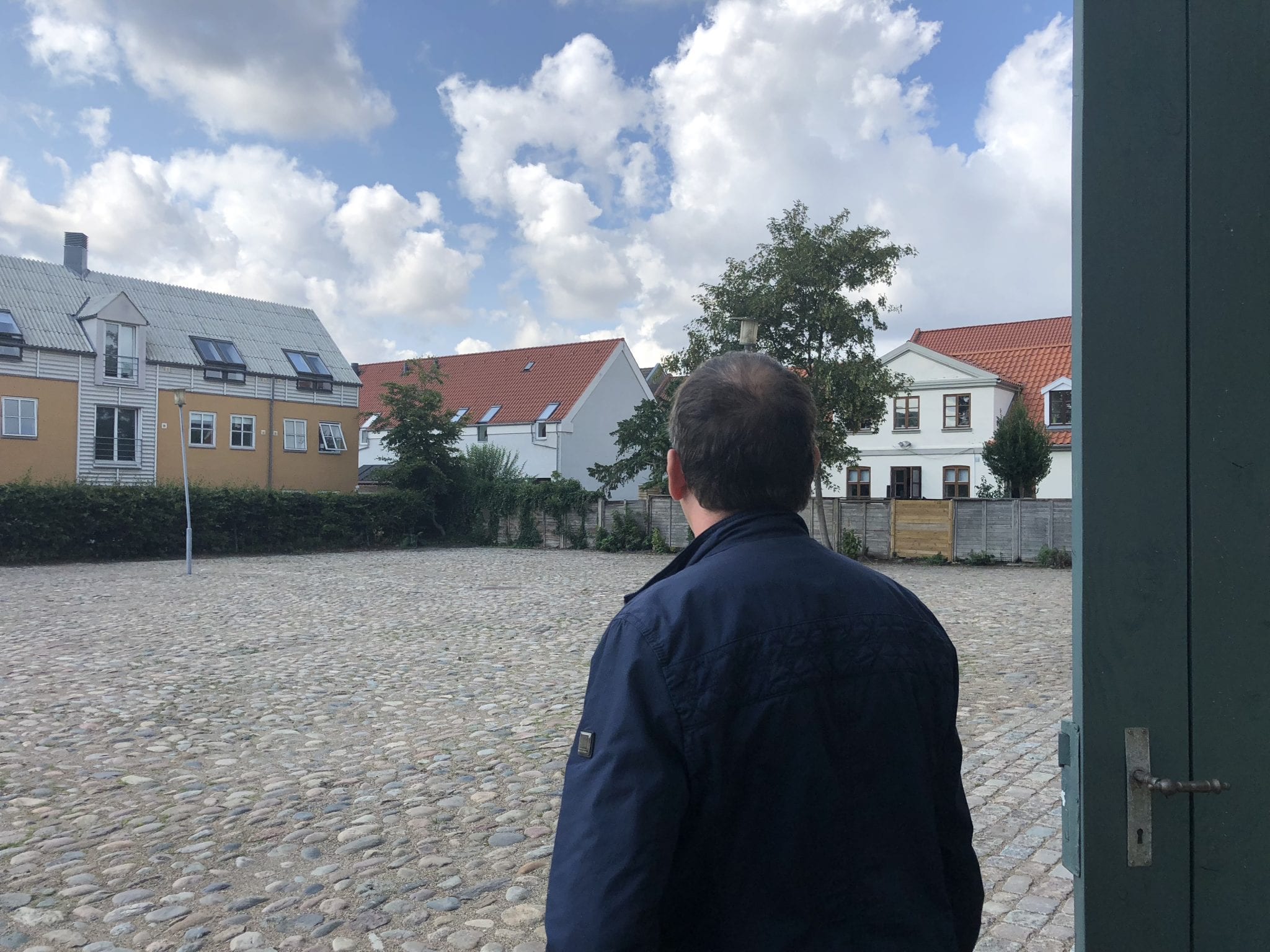 Formand kritiserer politiske modstandere for at eskalere konflikten Formand kritiserer politiske modstandere for at eskalere konflikten