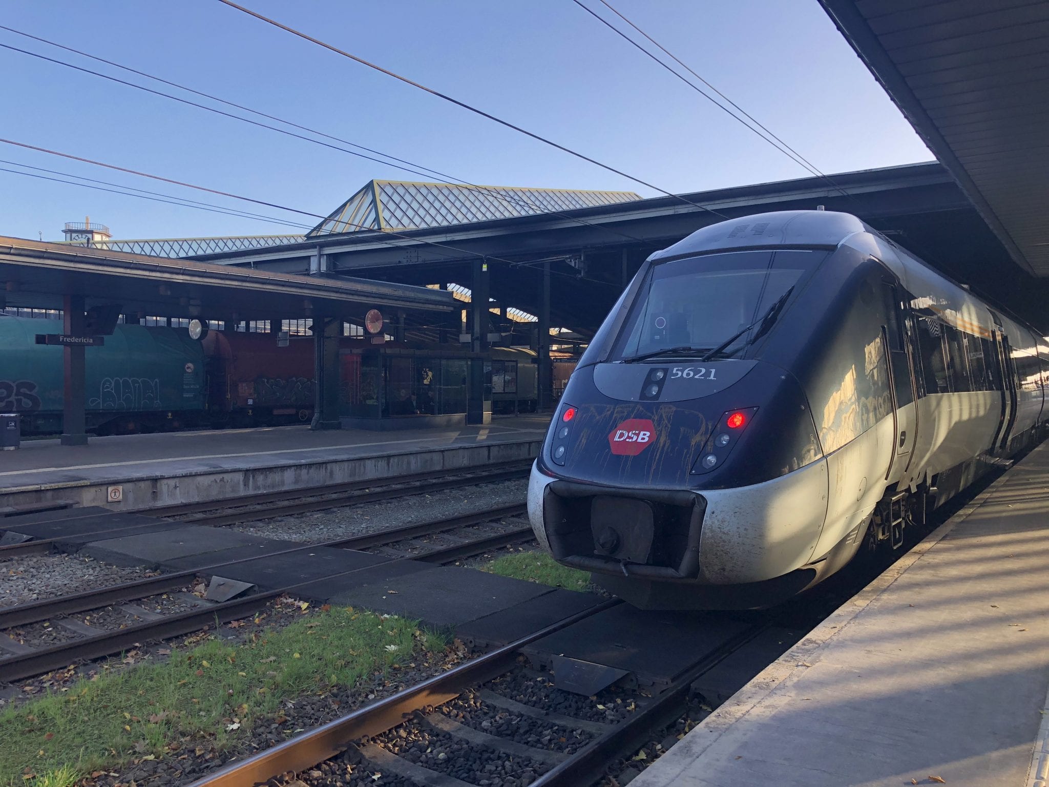 Togene kører igen mellem Fredericia og Vejle – enkelte togbusser fortsætter lidt endnu