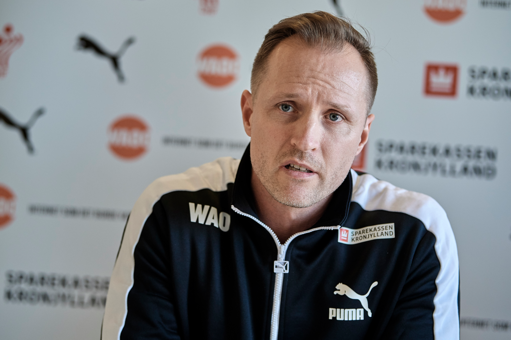 Tidligere landstræner fyret i 1. divisionsklub