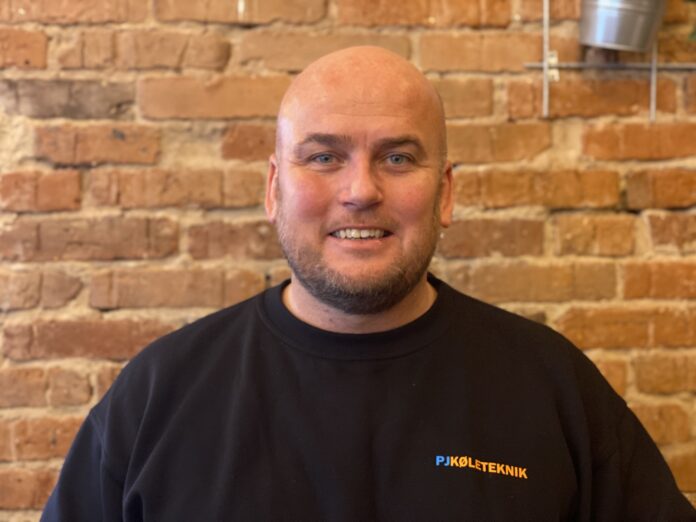 91B03E4A-7B2E-4DC8-A7CA-D6182DE62C1A