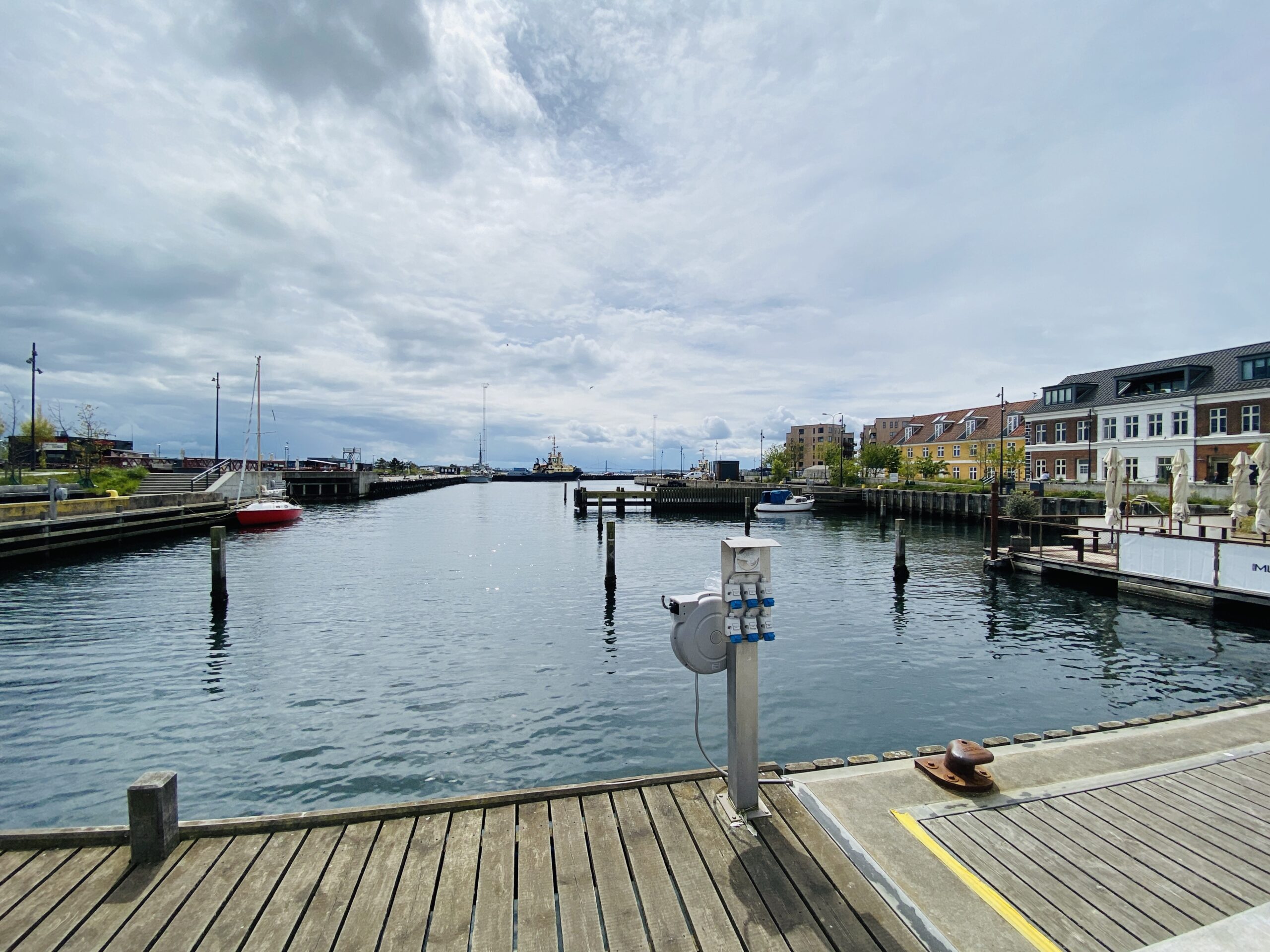 Hver onsdag bliver havnen til legeplads for venner og hele familien