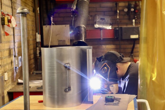 3E664AEE-11C2-42CC-963D-861DE0177B97