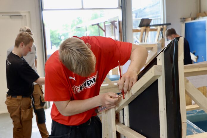 F01E69B4-DBE0-4C45-BC6A-E7994D2146D5