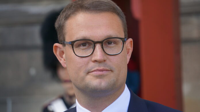 Ministerrokade. Mette Frederiksen, Nick Hækkerup, Christian Rabjerg, Mattias Tesfaye, Kaare Dybvad