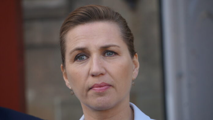 Ministerrokade. Mette Frederiksen, Nick Hækkerup, Christian Rabjerg, Mattias Tesfaye, Kaare Dybvad