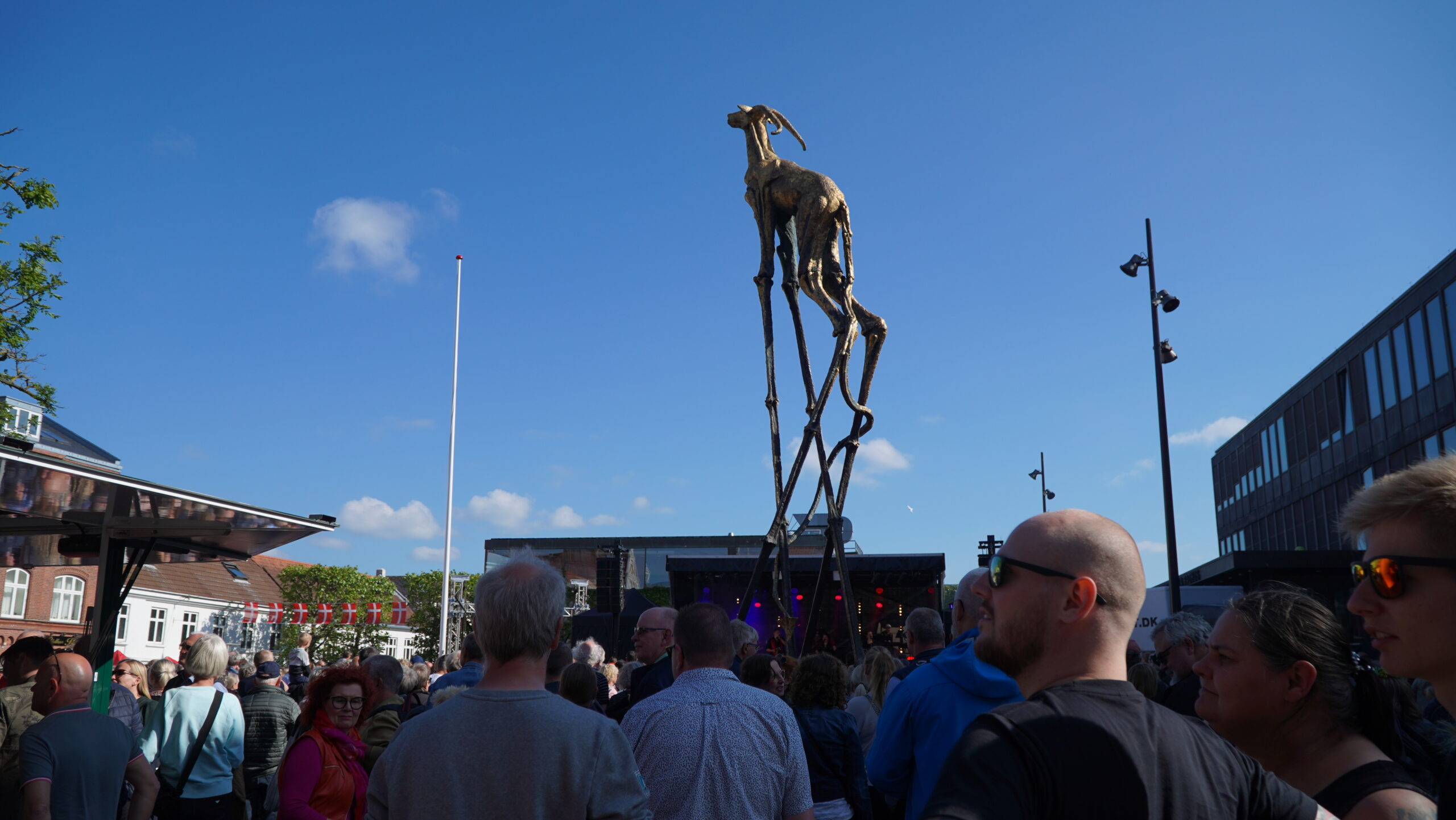 Politikere udsætte ekstra støtte til handelslivet Politikere udsætte ekstra støtte til handelslivet