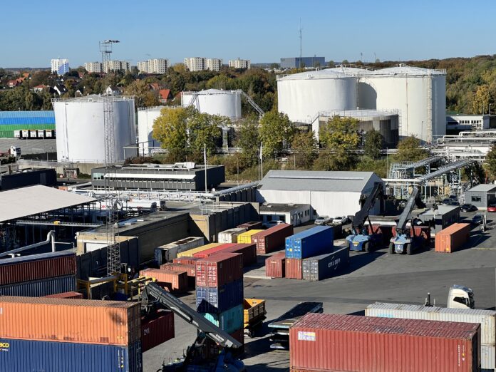 558B26FB-EA74-4661-8DD1-97545ACA1712