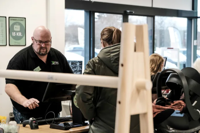 Eddie Hedegaard. Kirppu Butikschef.