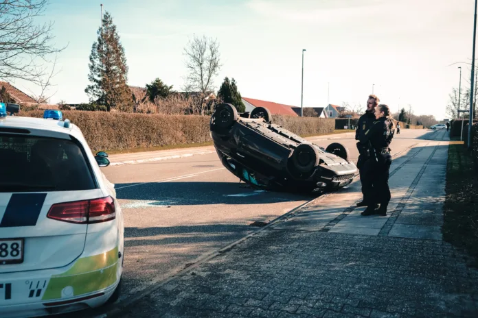 Uheld Bil på hovedet Jupitervej