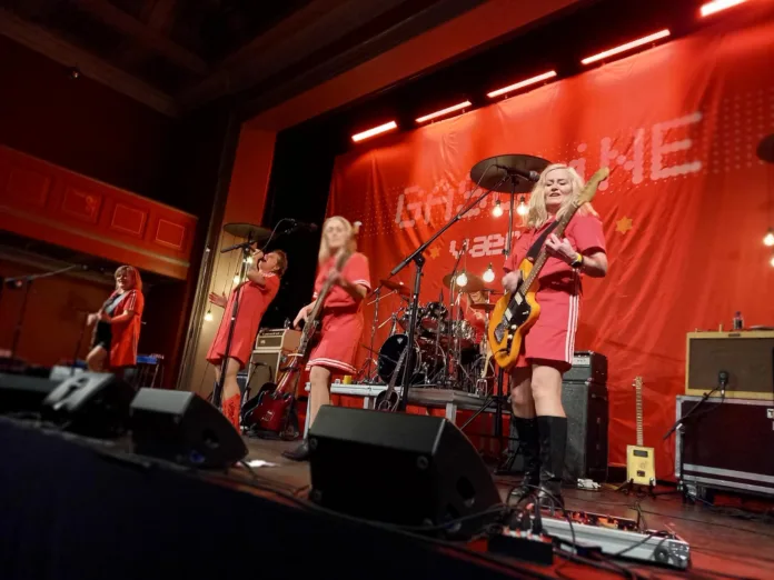 Gasoline anmeldelse00010