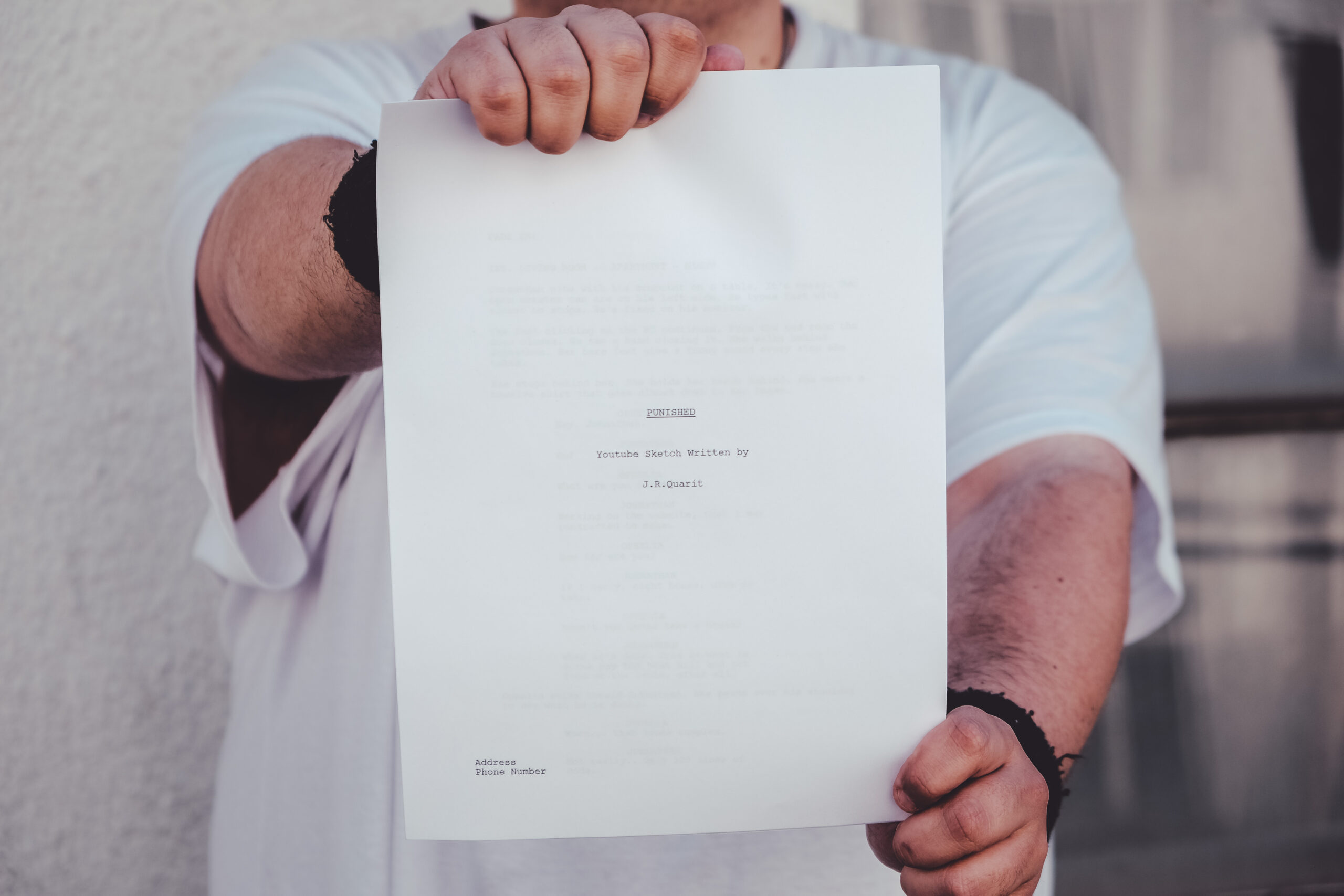 Jonas Rosenkrantz Ouarit benytter kunstnernavnet J. R. Quarit.