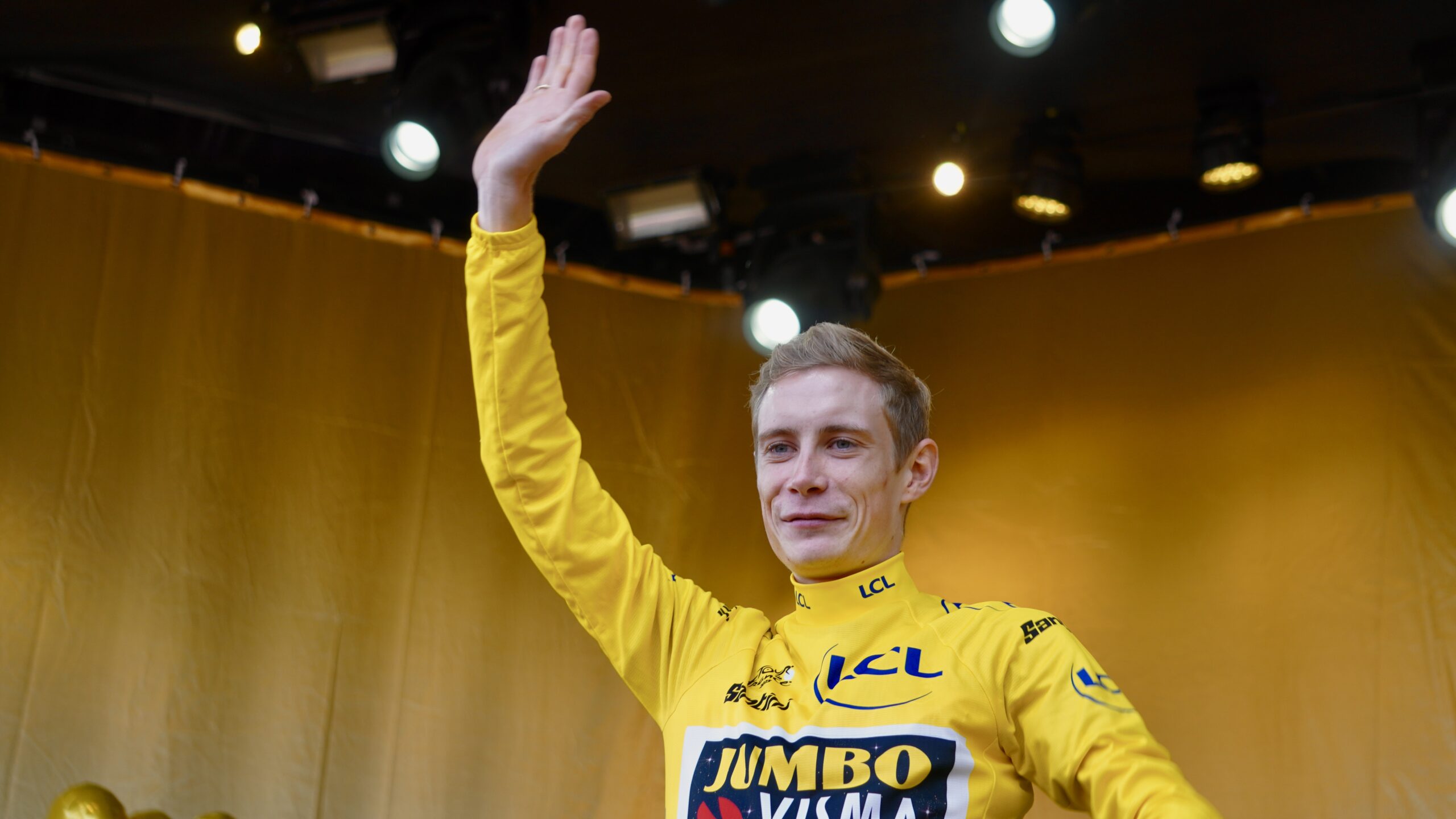 Jonas Vingegaard fejring 26-07-202300003