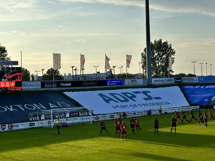 11.08.2023_FC Fredericia - Hillerød Fodbold Wohlgemuth scorer på straffe