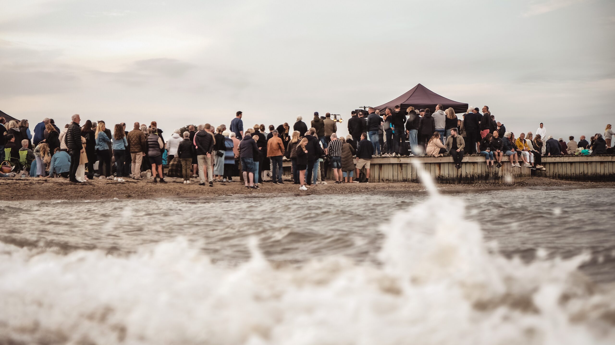 Stemningsfuld Sankt Hans ved Østerstrand: Urbania Beach Bar inviterer til bål og sommerhygge Stemningsfuld Sankt Hans ved Østerstrand: Urbania Beach Bar inviterer til bål og sommerhygge