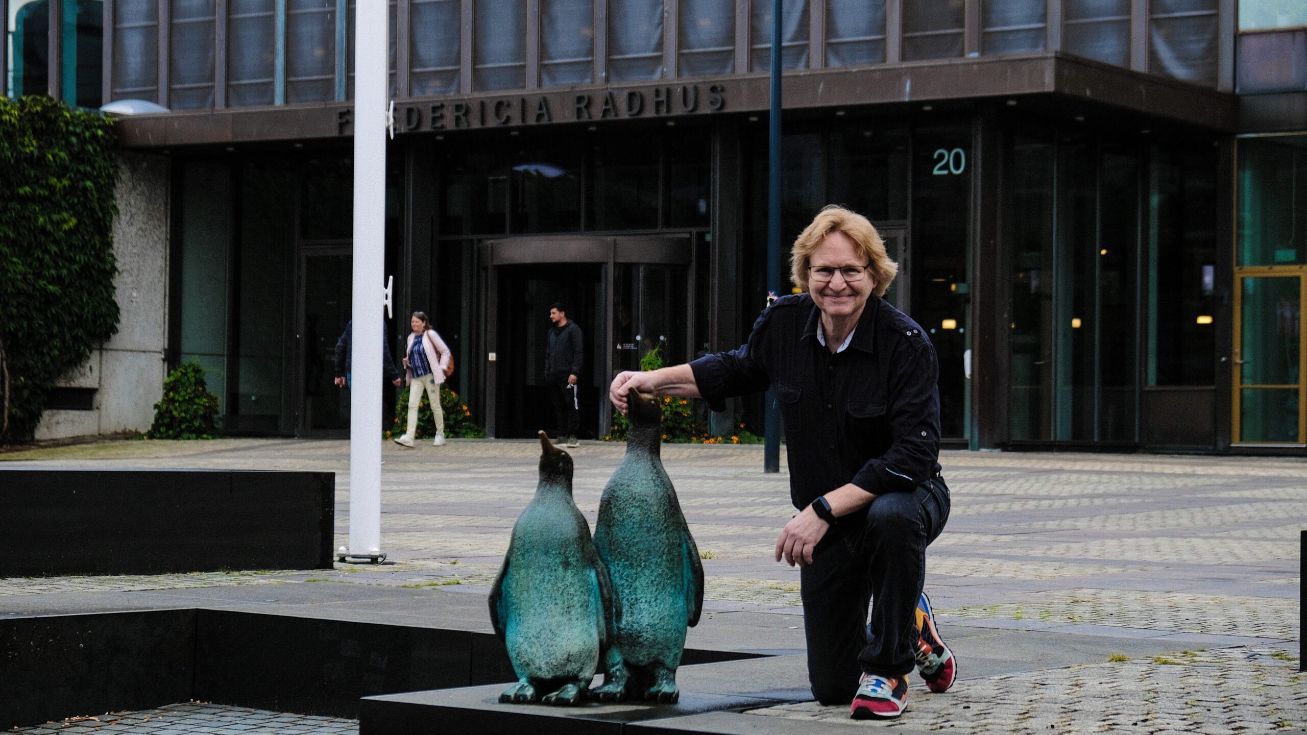 Med røven i klaskehøjde