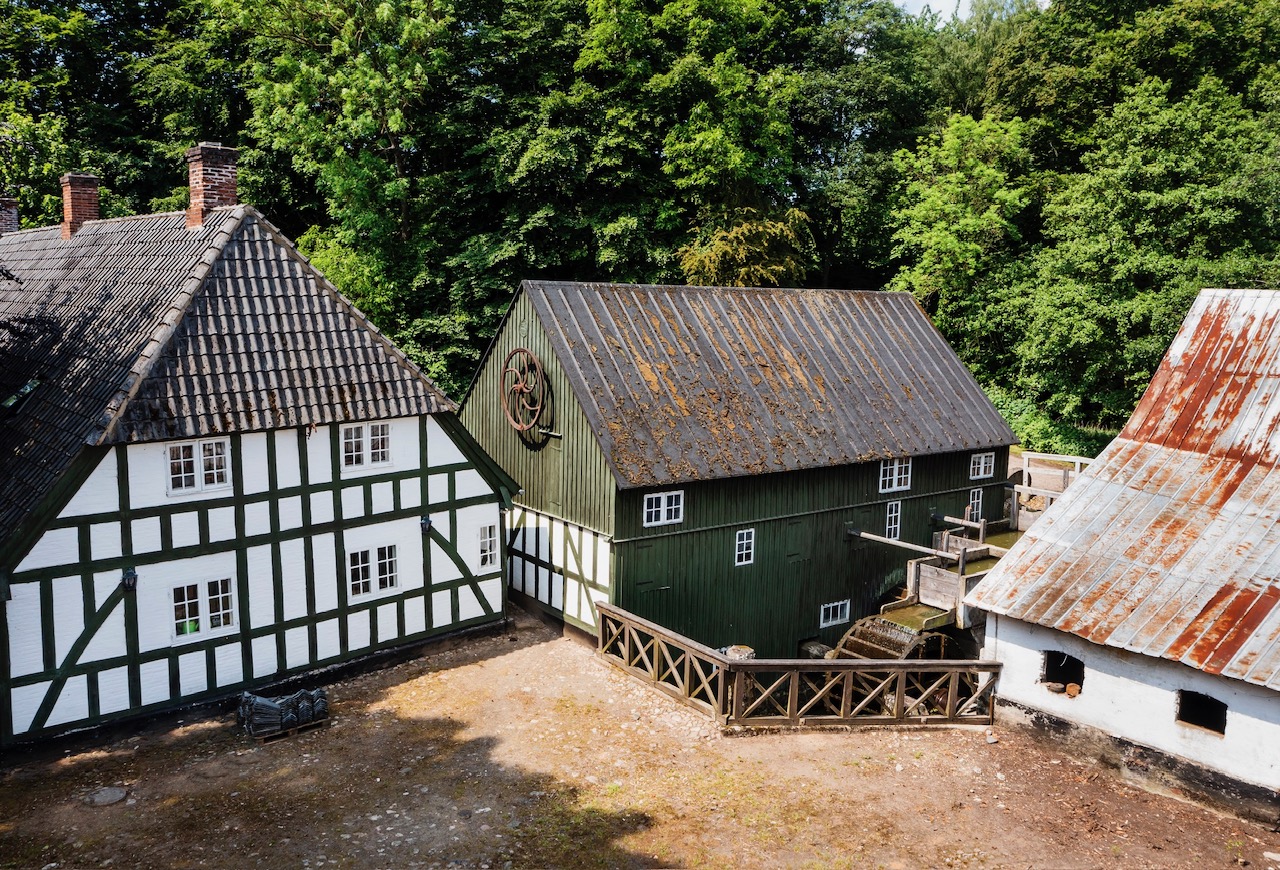 »En lille pause fra verden« Julemarkedet på Gammelby Mølle lover magi, ro og historiske oplevelser