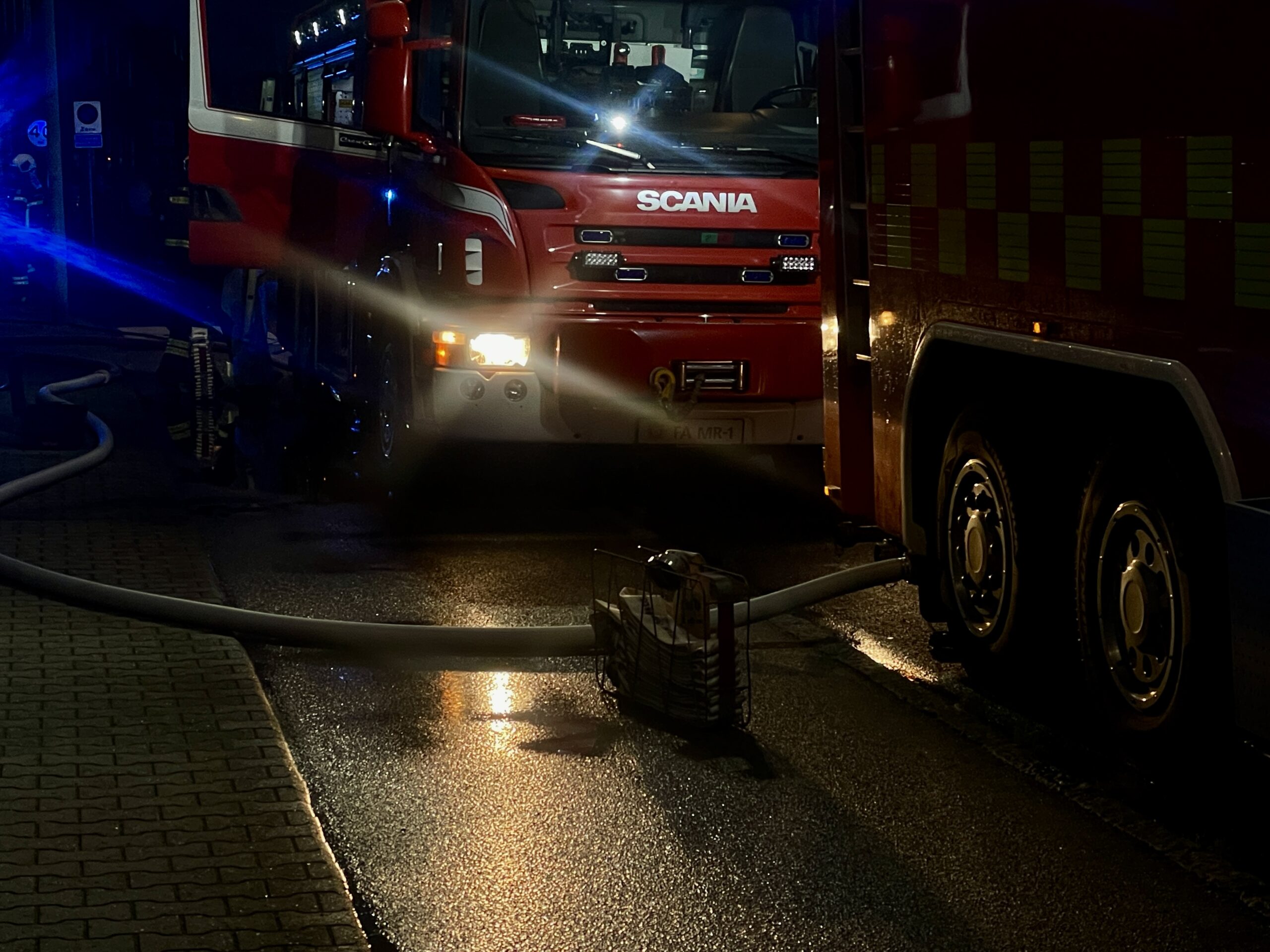 Kælderbrand på Nørrebrogade: Beboere evakueret midt i natten – én indlagt til kontrol