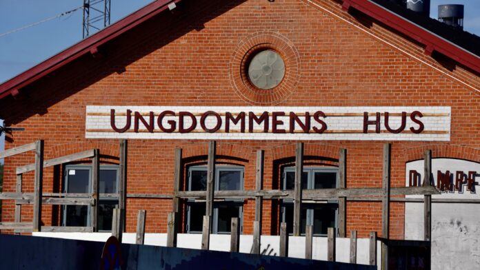 23.09.14 Ungdommens Hus00005