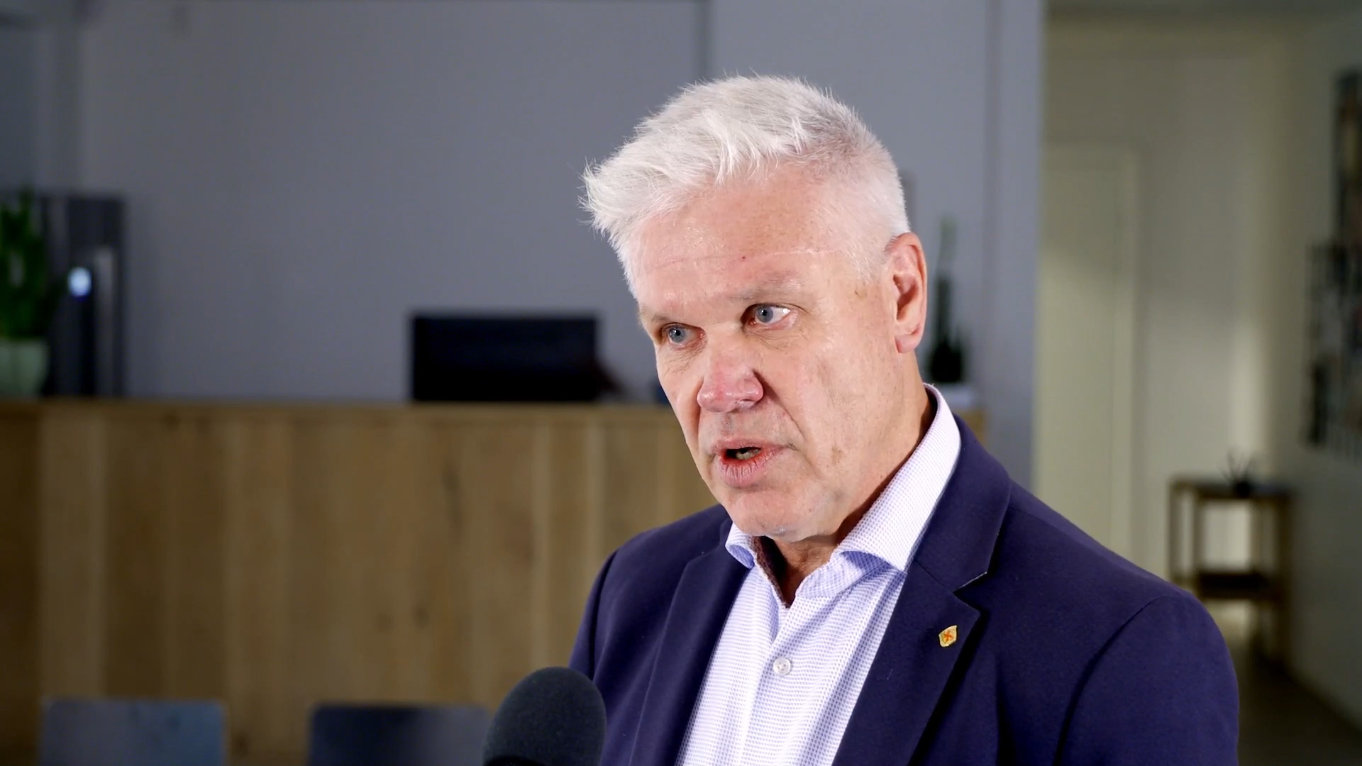 Mette Frederiksen skælder og smælder