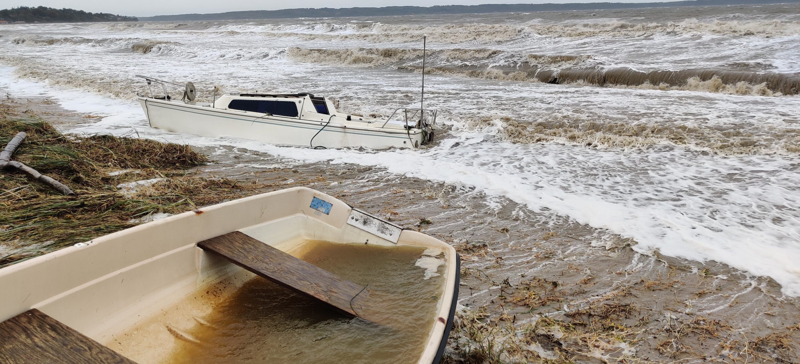 Hård vind og forhøjet vandstand truer kystområder i nat