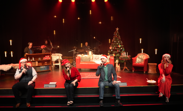 AVISEN 2023.11.25 Jul på Teatret00008