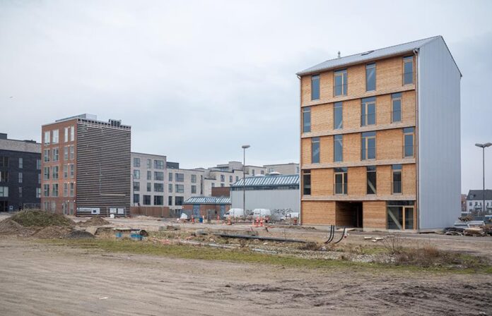 l1009782Lowres-9900000000079e3c