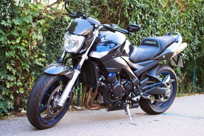 motorcycle-4363927_1920