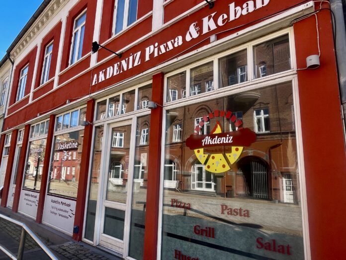 AVISEN 2024.04.22 Akadeniz Pizza og Kebab