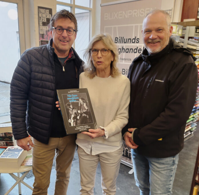 Else Billund med bogen