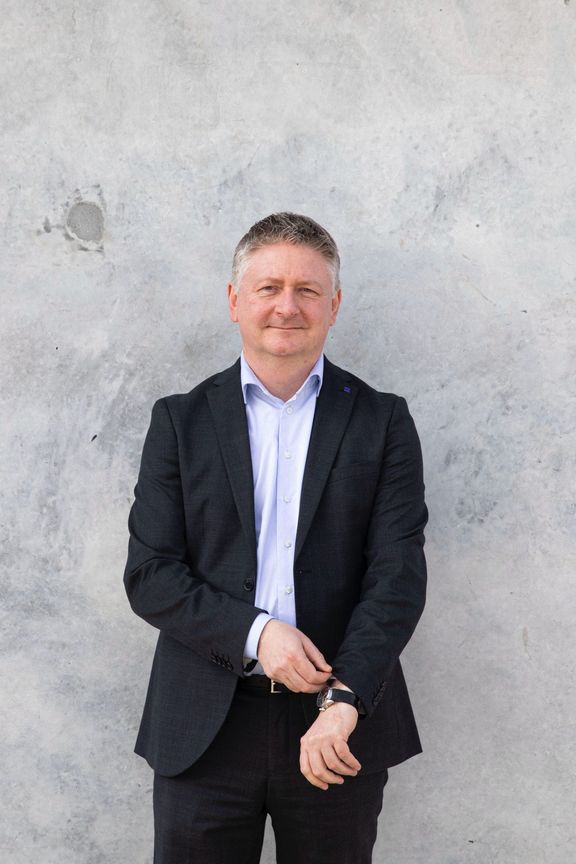 776925a0-82bc-4e7e-abb0-60952cad9a05-w_576_h_2000