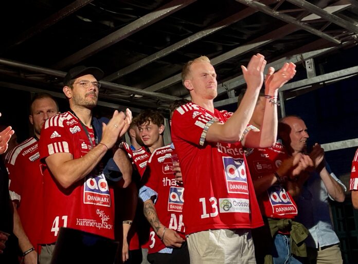 FHK hyldest J.B. Nielsens Plads 2024