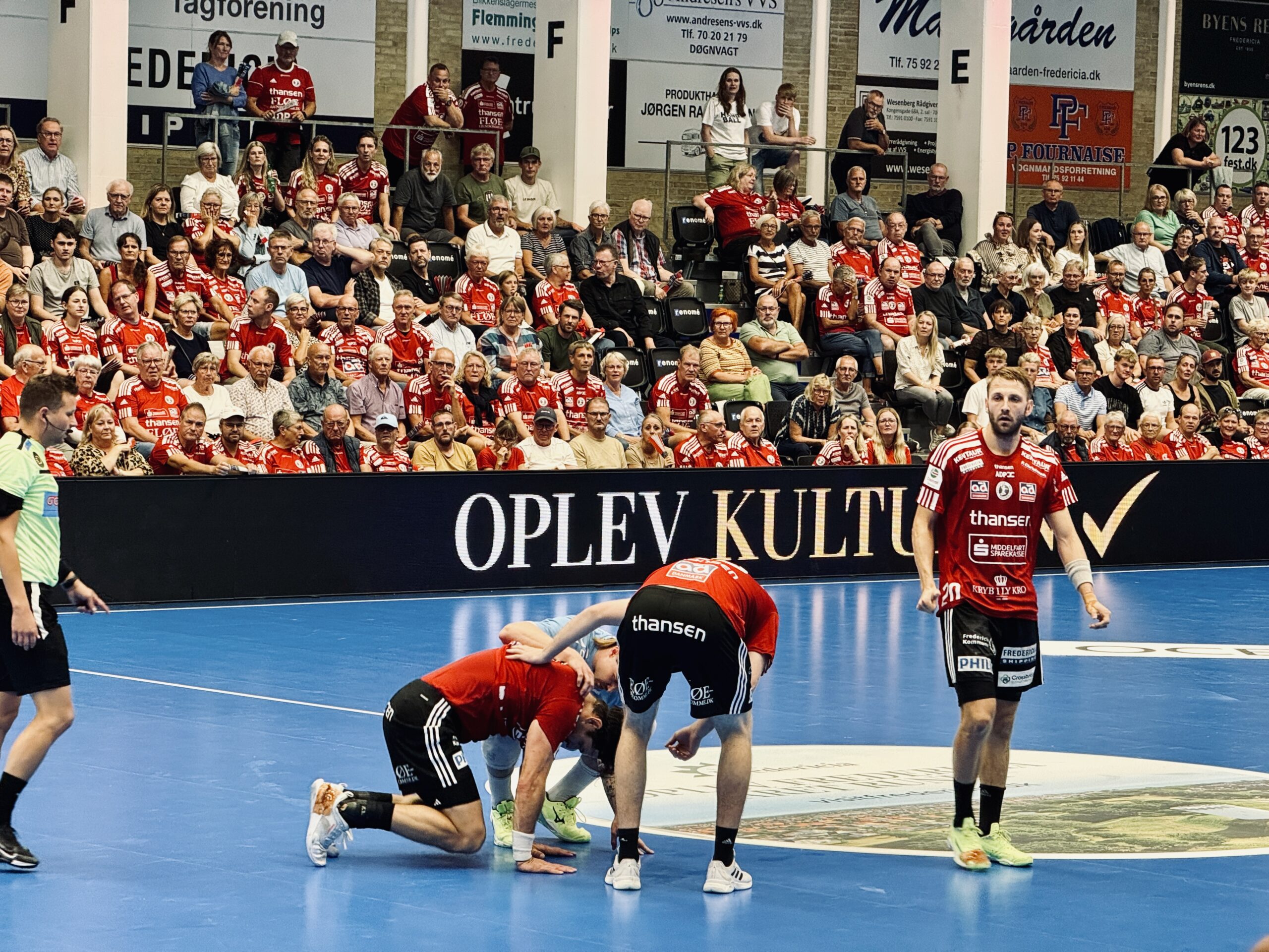 Live: Så går det løs mellem FHK og Paris