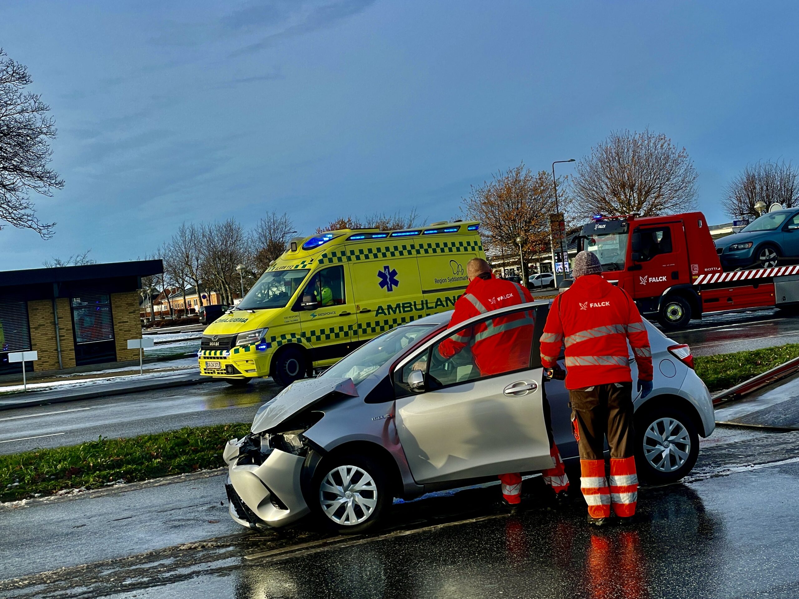 Stort færdselsuheld på trafikeret vej i Fredericia