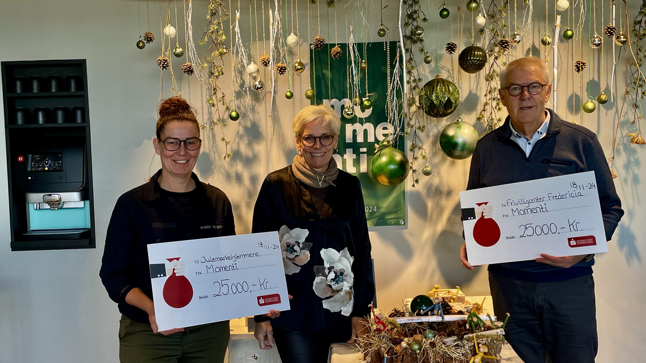 Virksomhed dropper gavepapiret og støtter organisationer i juletiden Virksomhed dropper gavepapiret og støtter organisationer i juletiden