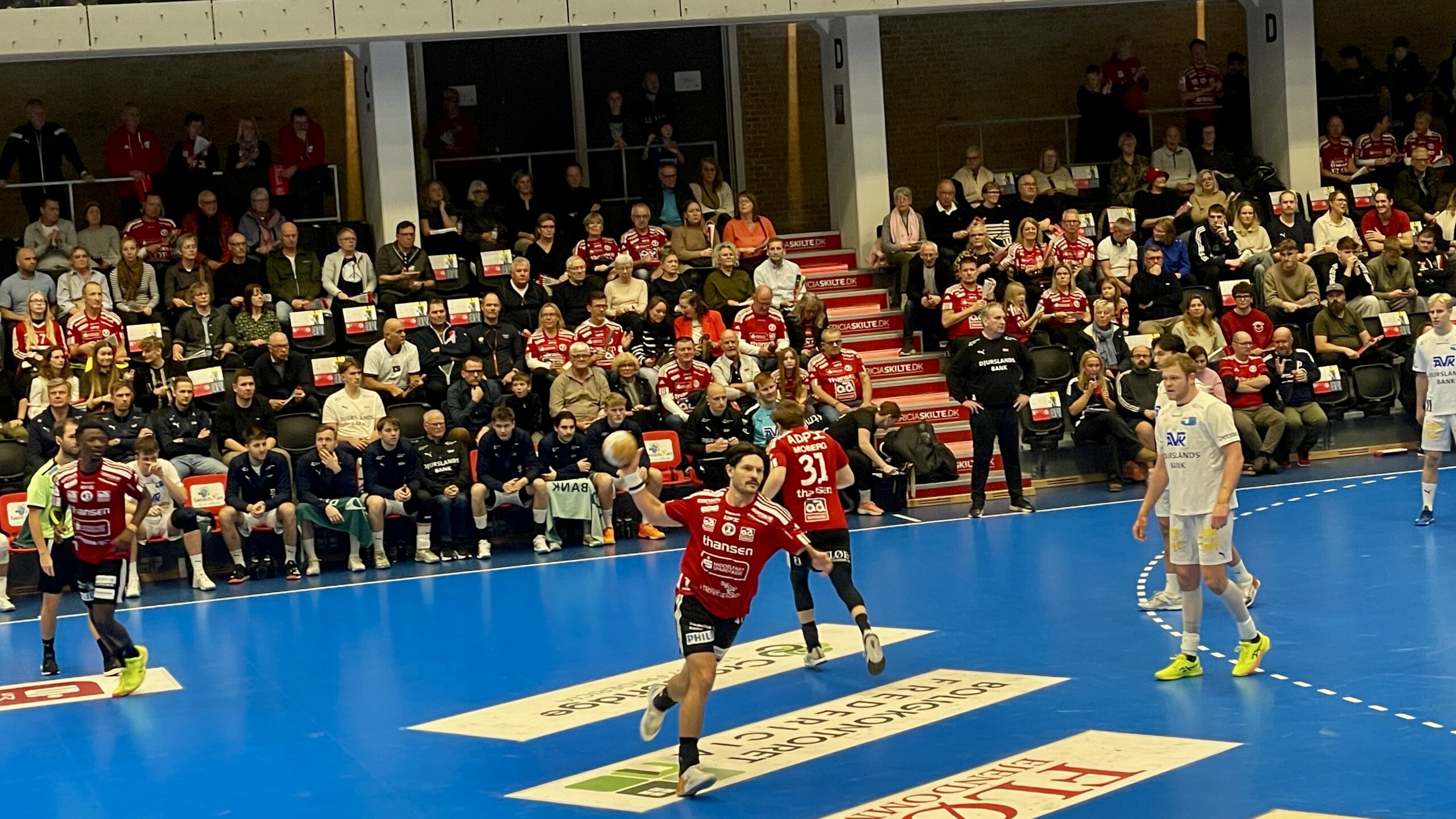 Live: Kan FHK stille noget op mod verdens bedste hold?