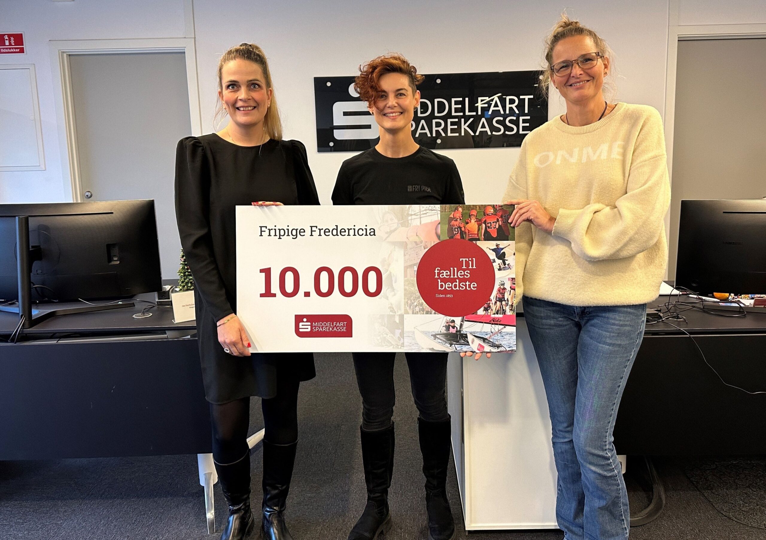 Massiv pengeregn over fællesskabet Massiv pengeregn over fællesskabet