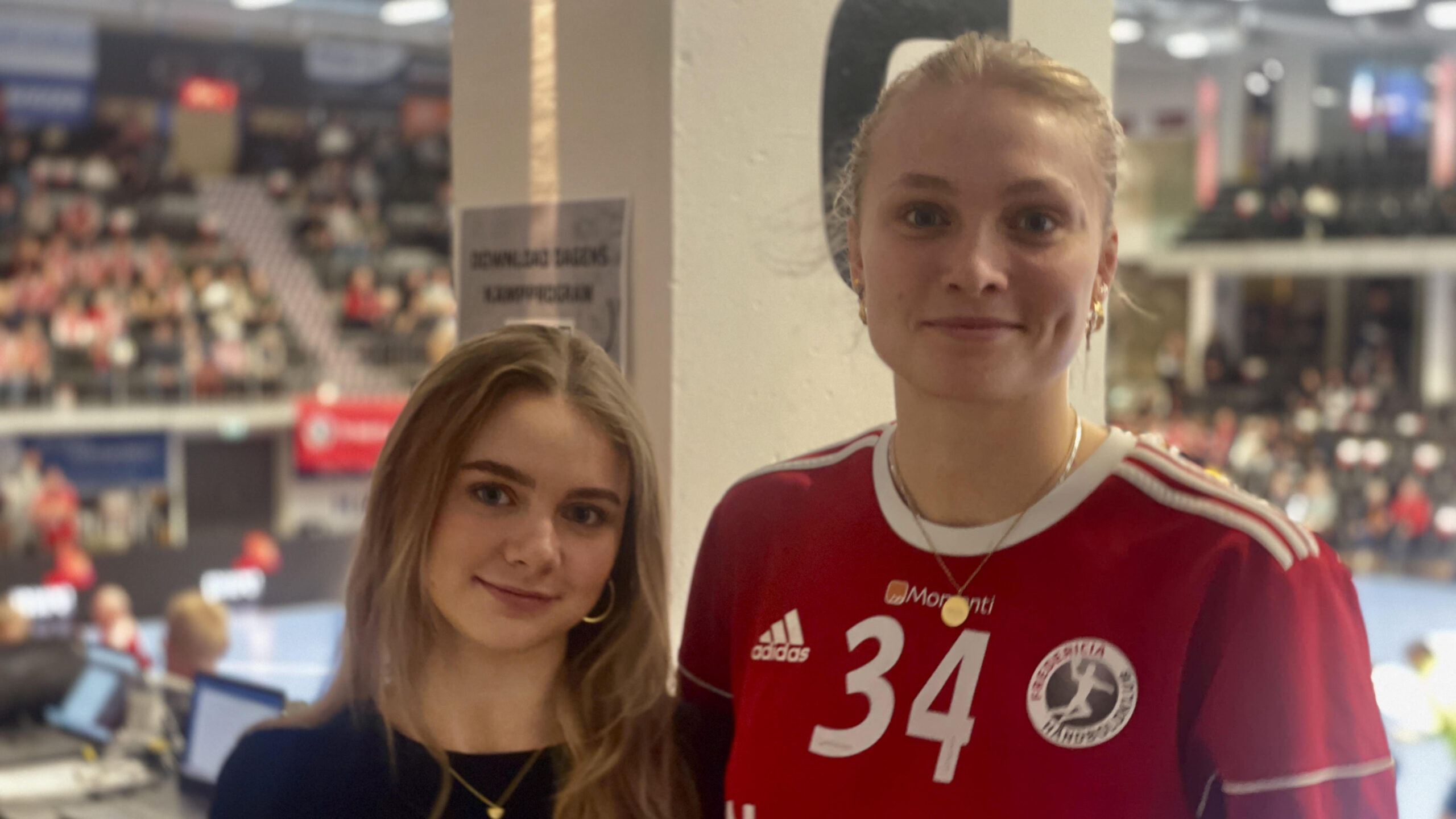 Gymnasieelever fra Fredericia Gymnasium oplever håndbold på nært hold