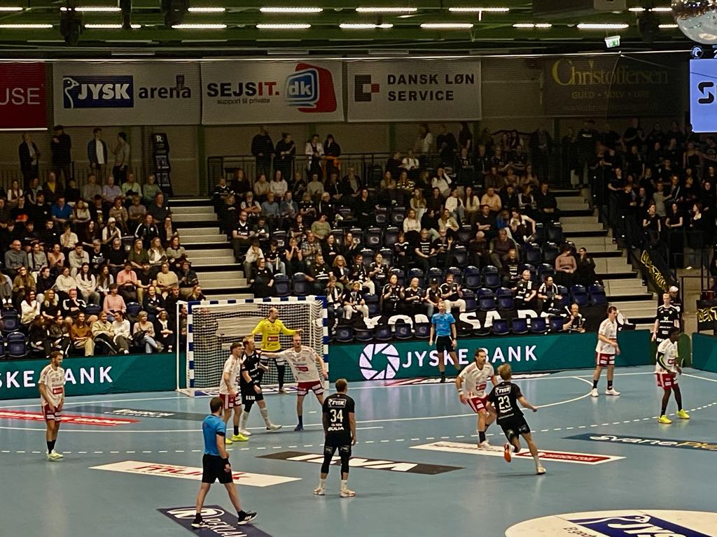 Dramatisk afslutning: FHK og Bjerringbro-Silkeborg deler i intenst opgør Dramatisk afslutning: FHK og Bjerringbro-Silkeborg deler i intenst opgør