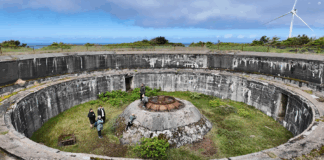 En af kanonbrøndene v. Bunkermuseum Hanstholm d. 30. maj 2025