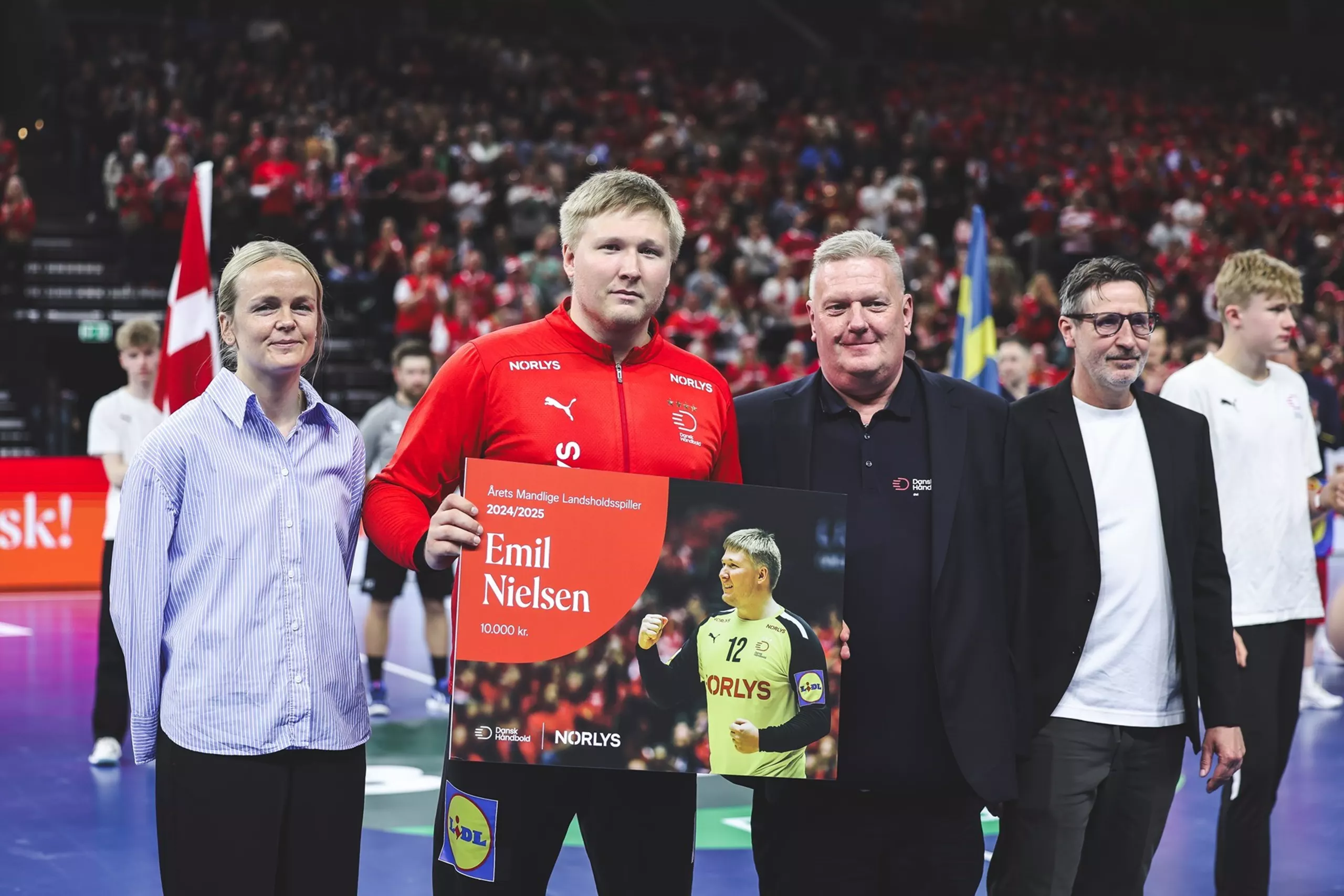 Emil Nielsen kåret som Årets Mandlige Landsholdsspiller Emil Nielsen kåret som Årets Mandlige Landsholdsspiller