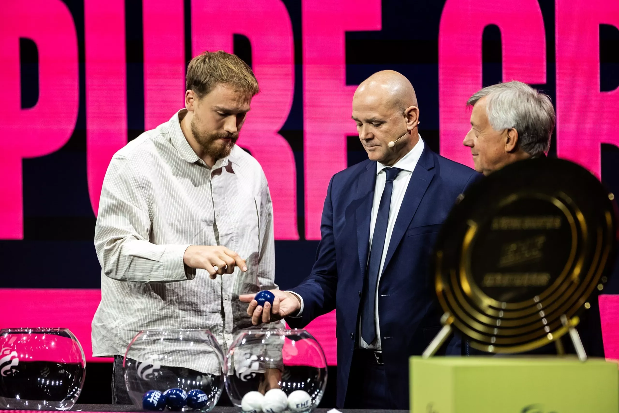 EM 2026: Danmark trækker spændende gruppe – og får hjemmebanefordel i Boxen EM 2026: Danmark trækker spændende gruppe – og får hjemmebanefordel i Boxen