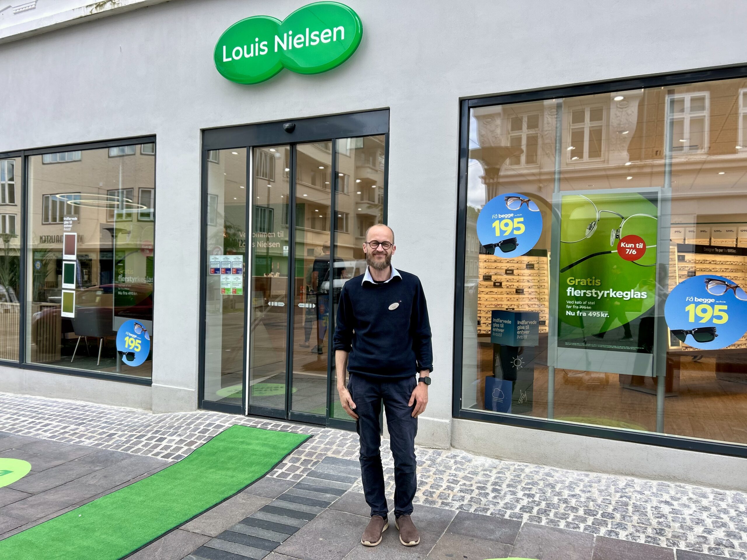 Michael åbner fornyet Louis Nielsen: »Nu bliver det lettere at vælge briller« Michael åbner fornyet Louis Nielsen: »Nu bliver det lettere at vælge briller«