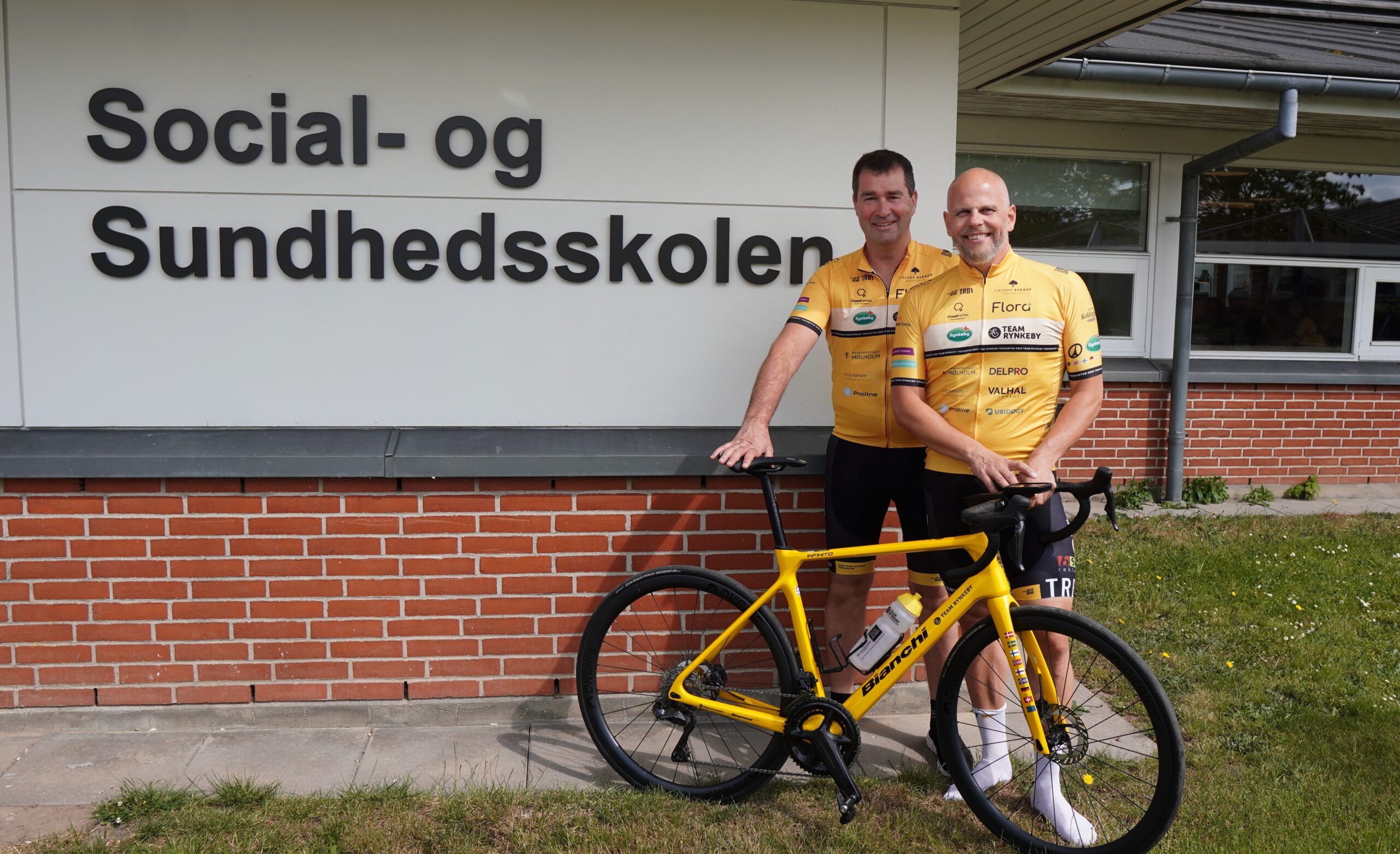 SOSU-skolen i gult – direktøren hopper også i sadlen mod Paris SOSU-skolen i gult – direktøren hopper også i sadlen mod Paris