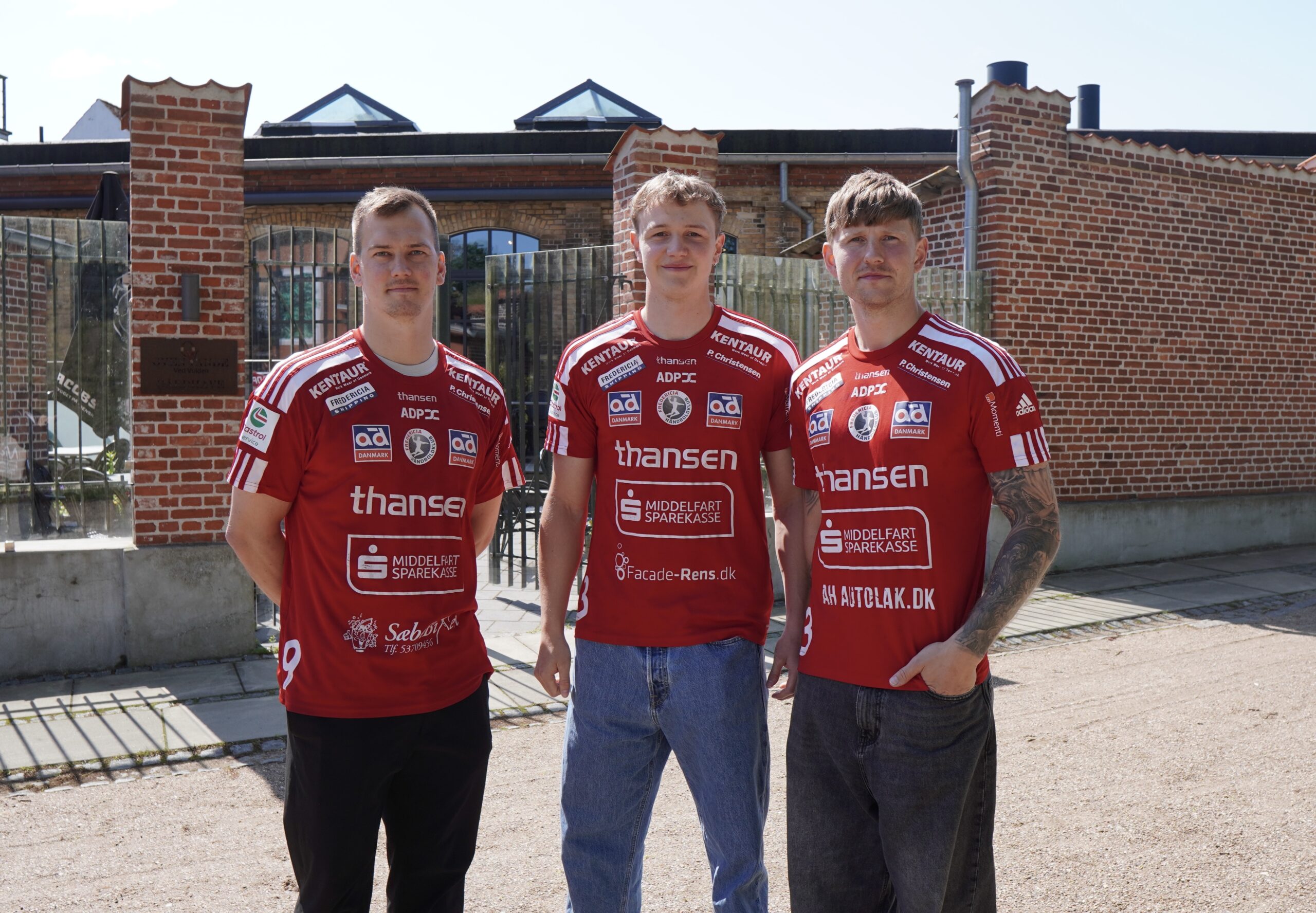 FHK’s stjerner skiftede halgulvet ud med brosten – og blev hyldet FHK’s stjerner skiftede halgulvet ud med brosten – og blev hyldet