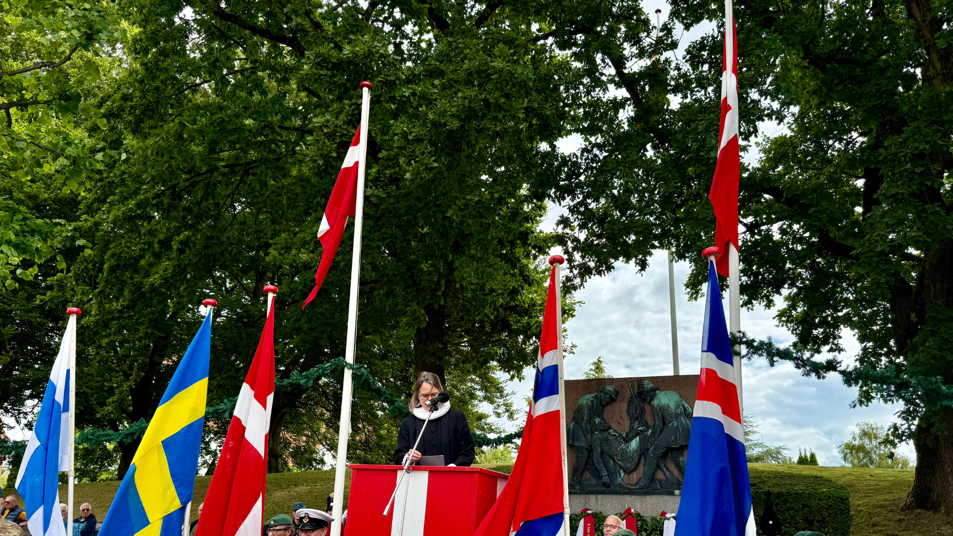 Præstens tale ved Krigergraven ramte dybt: »I gav jeres liv for mig« Præstens tale ved Krigergraven ramte dybt: »I gav jeres liv for mig«