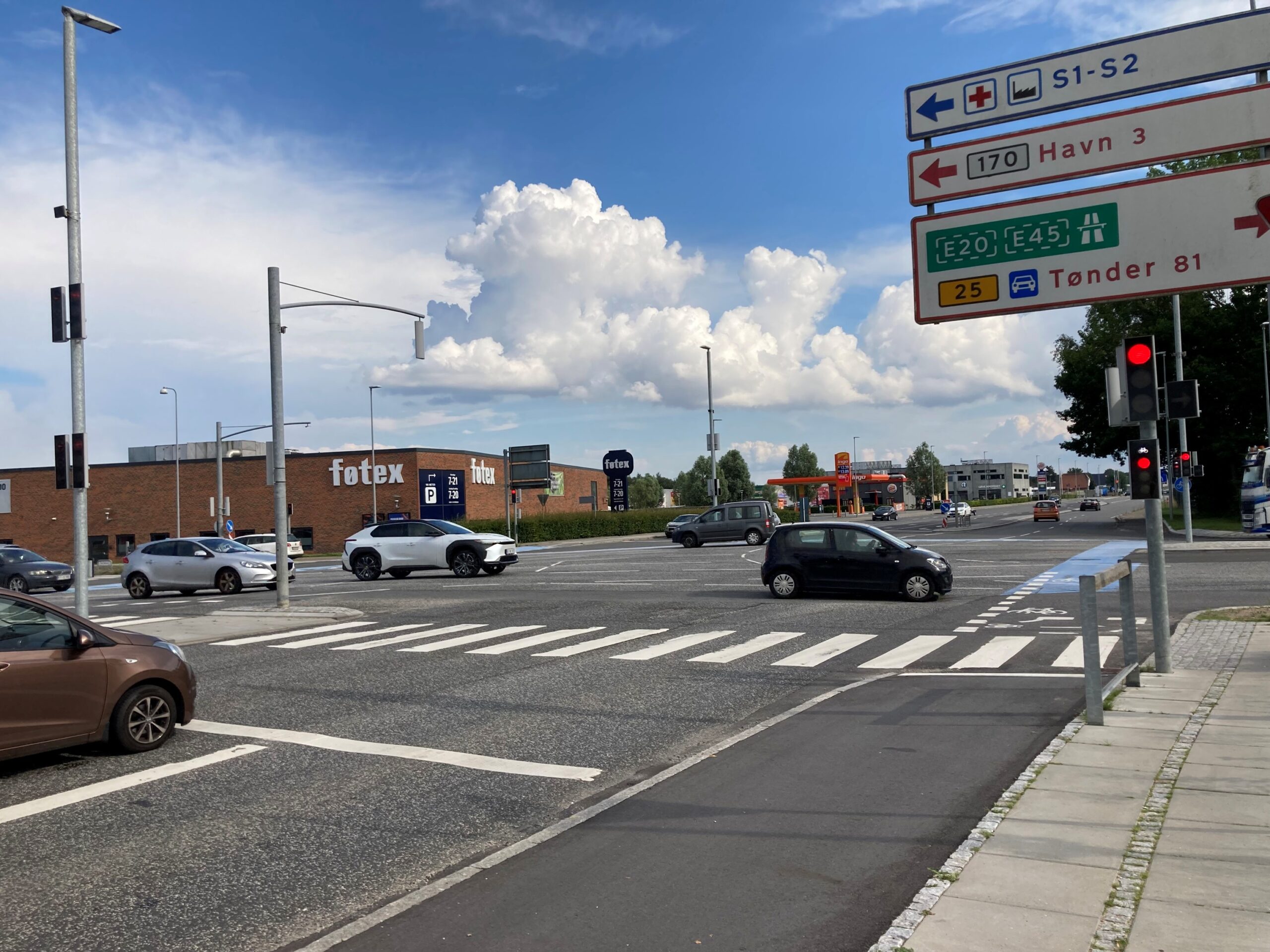 Trafikanter skal finde nye veje: Stort asfaltarbejdet i Tankedalskrydset Trafikanter skal finde nye veje: Stort asfaltarbejdet i Tankedalskrydset