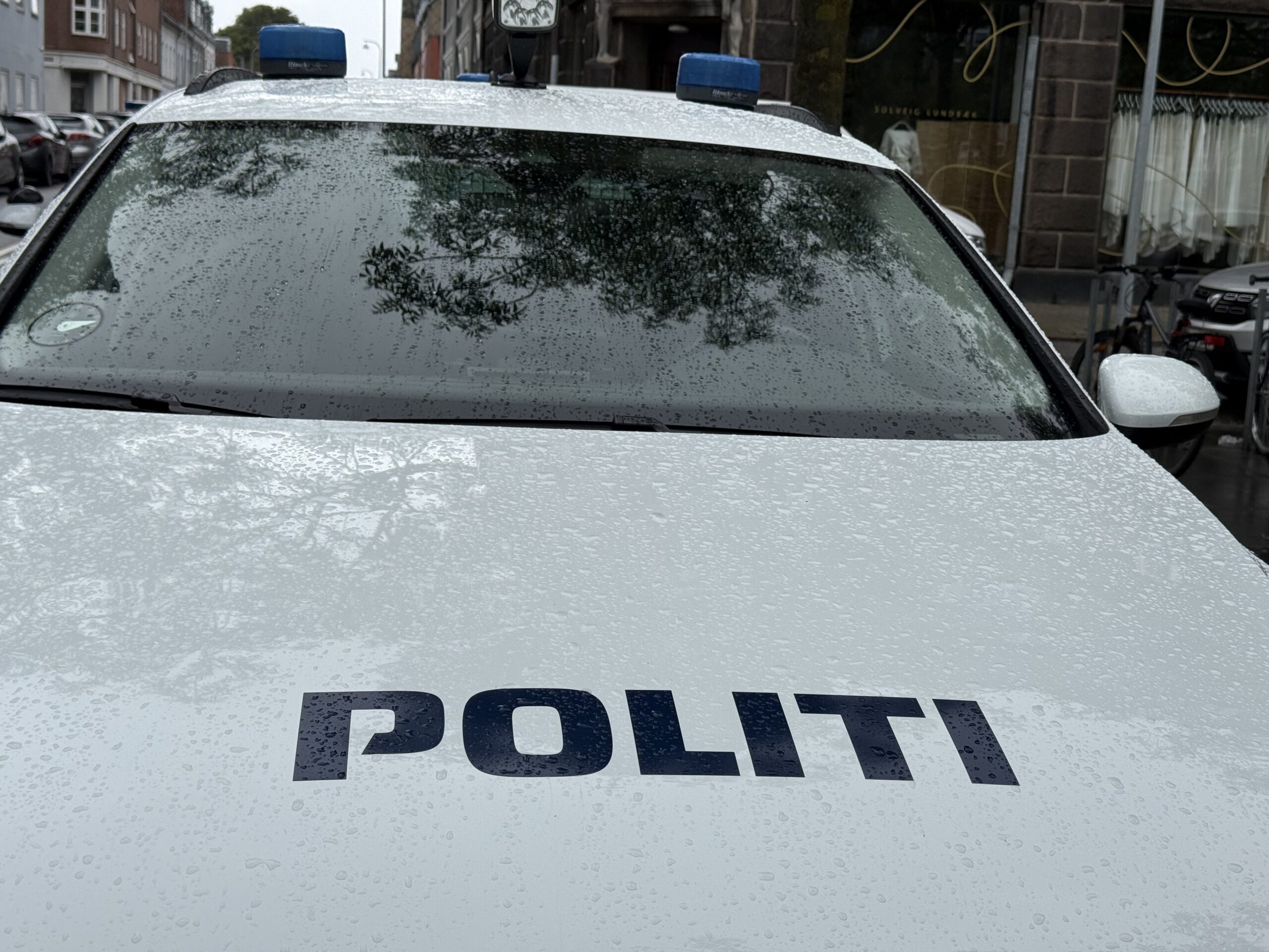 Flere anholdt efter voldssag i Fredericia – politiet fortsat på stedet Flere anholdt efter voldssag i Fredericia – politiet fortsat på stedet