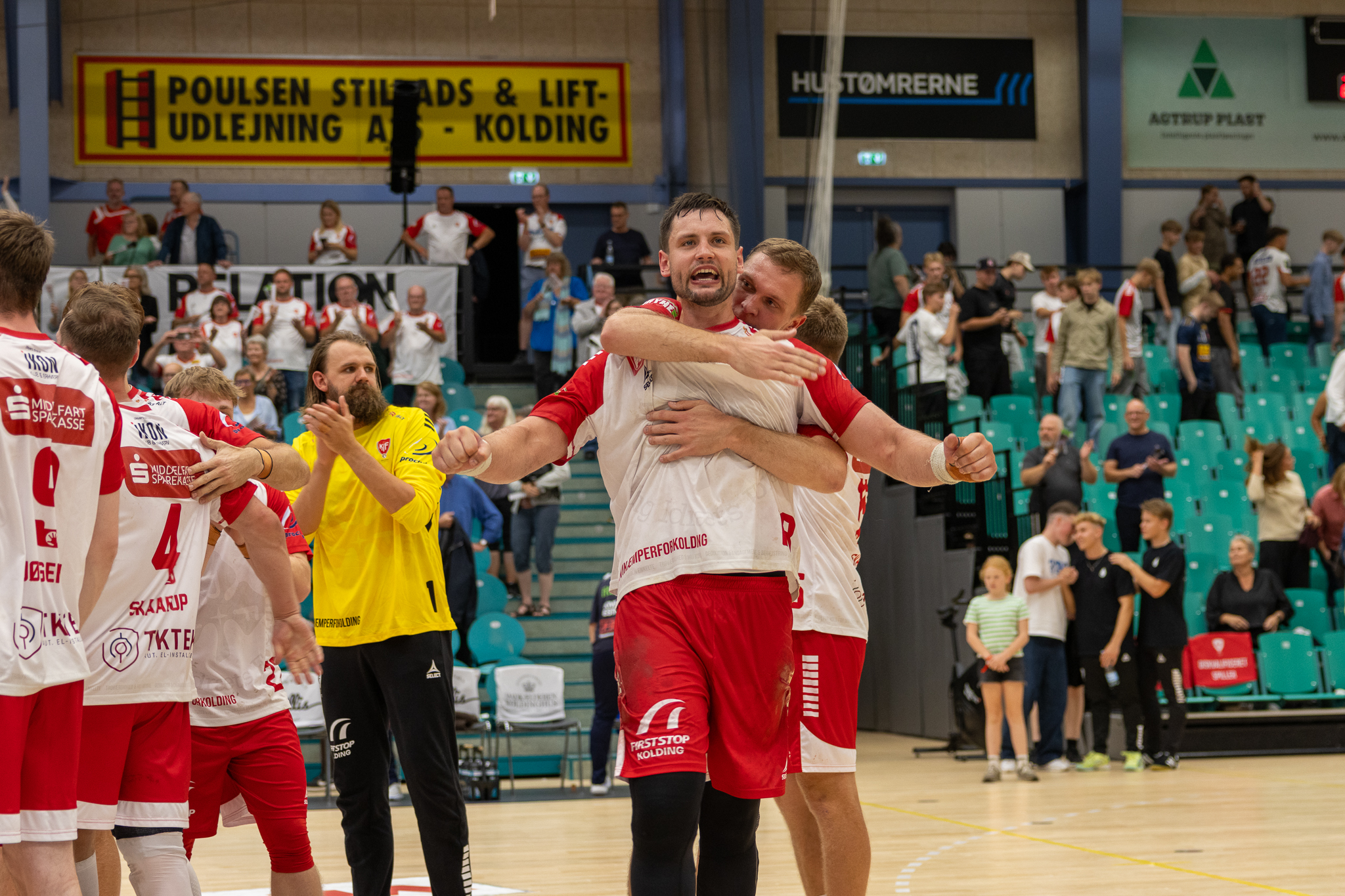 KIF-sejr i dramatisk topkamp KIF-sejr i dramatisk topkamp