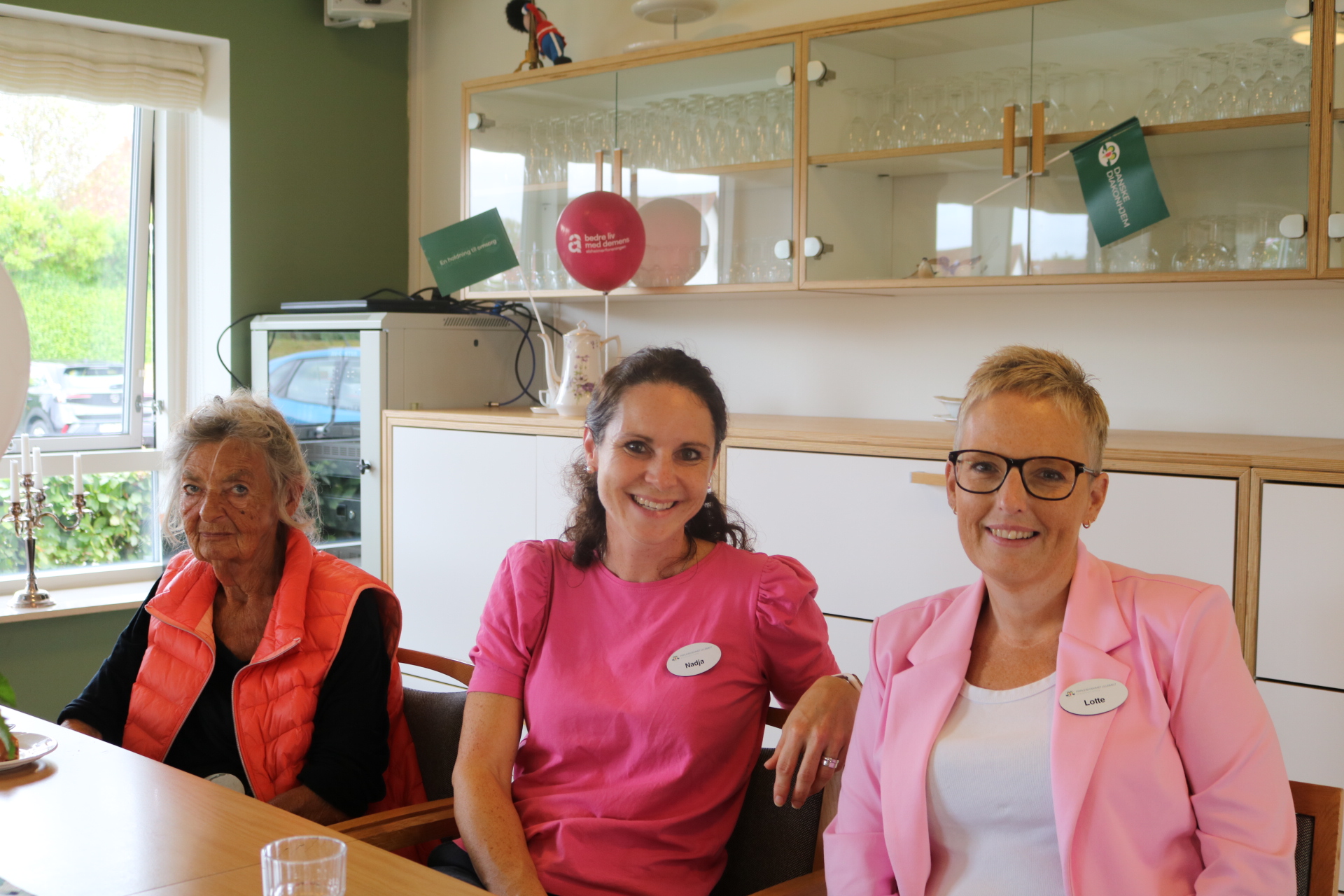 Huskekage-event på Friplejehjemmet Lillebælt samlede støtte til Alzheimerforeningen