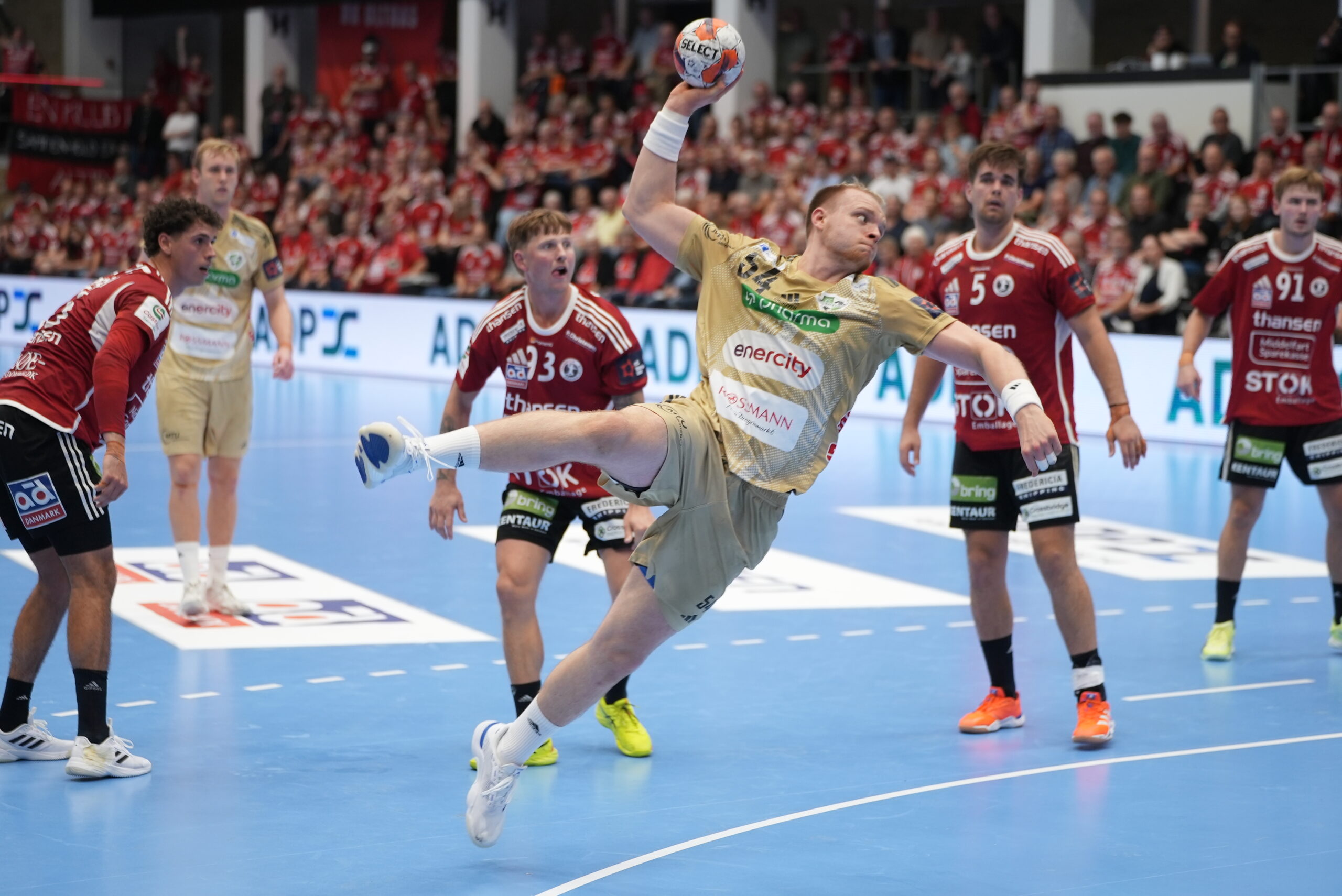 Martinusen efter europæisk drama: »Vi bider os ind – skridt for skridt«